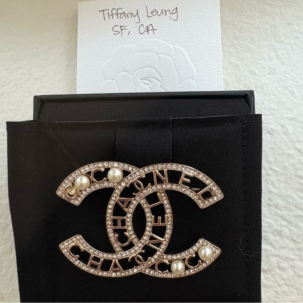 CHANEL Gold and Pearl Embellished Brooch